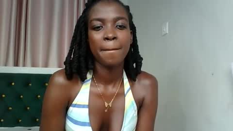 Snapshot of _pretty_savage chatting on April 30, 6:31 am savage online show from April 30, 6:31 am