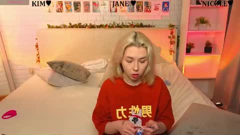 Snapshot of _ramune_ chatting on June 29, 8:09 pm Merlizz Eva Jane Mila Nicole left to right online show from June 29, 8:09 pm