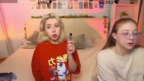 Snapshot of _ramune_ chatting on July 3, 8:04 pm Merlizz Eva Jane Mila Nicole left to right online show from July 3, 8:04 pm