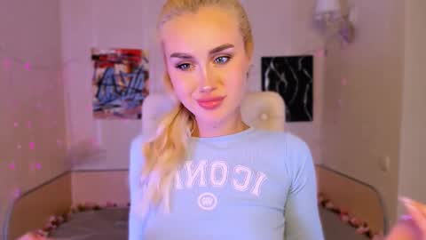 Snapshot of _ravena chatting on November 3, 1:45 pm _ravena online show from November 3, 1:45 pm