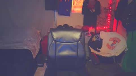 Snapshot of _redxxx chatting on December 2, 8:52 am REDxxx online show from December 2, 8:52 am