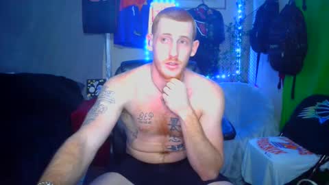 Snapshot of _redxxx chatting on December 6, 6:59 am REDxxx online show from December 6, 6:59 am