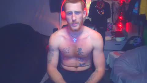 Snapshot of _redxxx chatting on December 18, 3:00 pm REDxxx online show from December 18, 3:00 pm