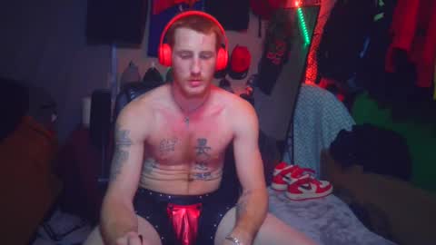 Snapshot of _redxxx chatting on January 6, 12:02 pm REDxxx online show from January 6, 12:02 pm