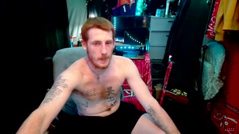 Snapshot of _redxxx chatting on January 25, 8:21 am REDxxx online show from January 25, 8:21 am