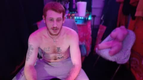 Snapshot of _redxxx chatting on February 8, 6:43 am REDxxx online show from February 8, 6:43 am