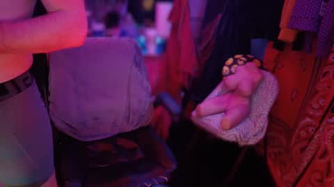 Snapshot of _redxxx chatting on February 9, 10:53 am REDxxx online show from February 9, 10:53 am