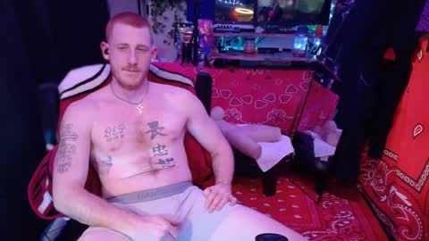Snapshot of _redxxx chatting on February 17, 8:15 pm REDxxx online show from February 17, 8:15 pm