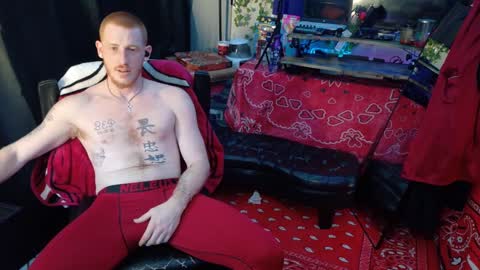 Snapshot of _redxxx chatting on February 18, 8:25 pm REDxxx online show from February 18, 8:25 pm