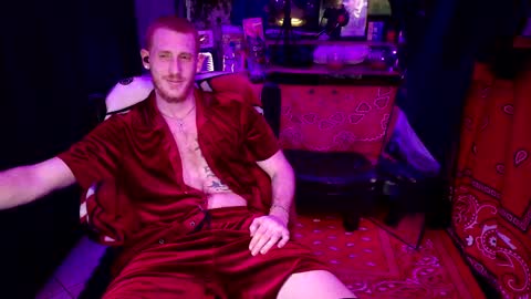 Snapshot of _redxxx chatting on February 22, 5:12 am REDxxx online show from February 22, 5:12 am