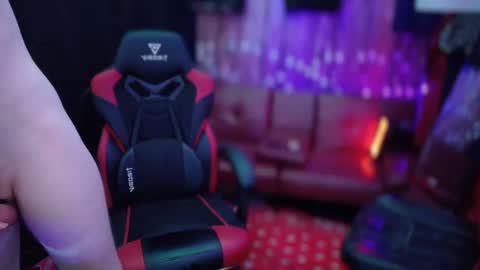 Snapshot of _redxxx chatting on February 27, 5:58 pm REDxxx online show from February 27, 5:58 pm