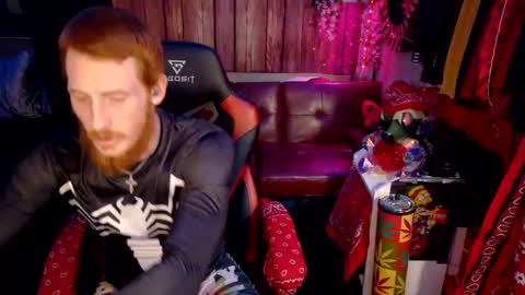 Snapshot of _redxxx chatting on October 5, 7:07 am REDxxx online show from October 5, 7:07 am