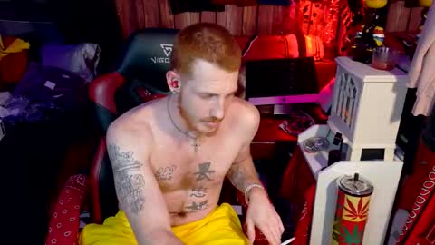 Snapshot of _redxxx chatting on October 25, 2:46 pm REDxxx online show from October 25, 2:46 pm