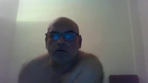 REY online show from May 19, 8:04 pm