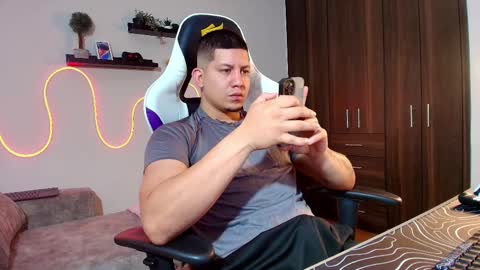 Roberto online show from February 22, 2:19 pm