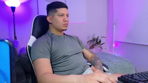 Roberto online show from April 2, 12:47 pm