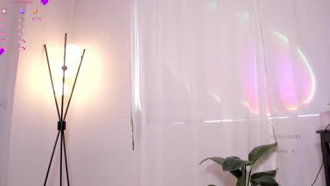 Sandyy online show from October 19, 10:43 pm