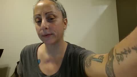 Sara Lynn online show from May 16, 6:43 am