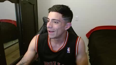 Snapshot of _schnnneider_ chatting on October 9, 9:35 pm SCHNEIDER online show from October 9, 9:35 pm