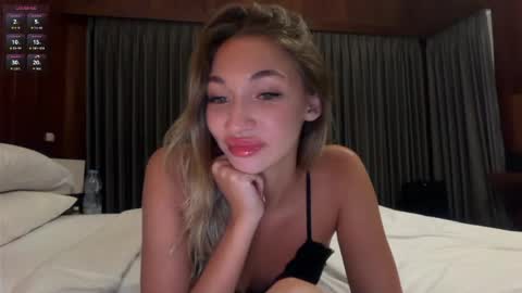 Snapshot of _secretdesire chatting on May 3, 3:40 pm Kat online show from May 3, 3:40 pm