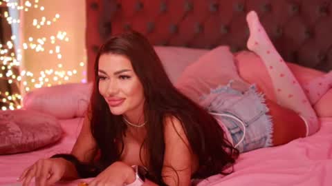 Snapshot of _selenasky chatting on February 9, 11:14 am Selena online show from February 9, 11:14 am