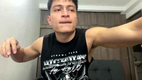 Juan Pablo-independent model online show from April 13, 4:29 am