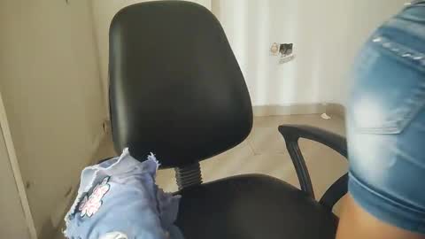 Snapshot of _shalini_0 chatting on October 4, 4:10 am _shalini_0 online show from October 4, 4:10 am