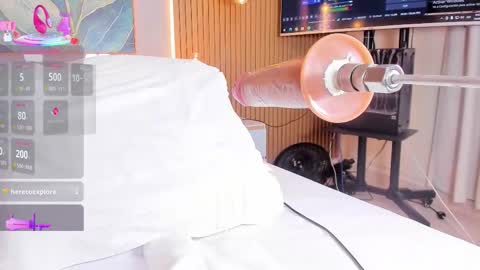 _sharlottt_ online show from September 24, 2:53 pm