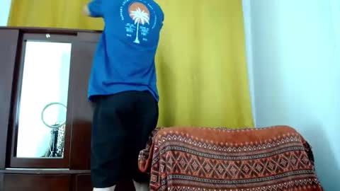 _skyleer_ online show from November 2, 11:40 pm