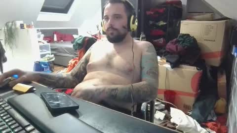 _smiley_bear27 online show from January 10, 1:02 pm