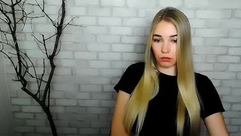 Snapshot of _snow_queen__ chatting on December 15, 2:05 pm Rachel online show from December 15, 2:05 pm