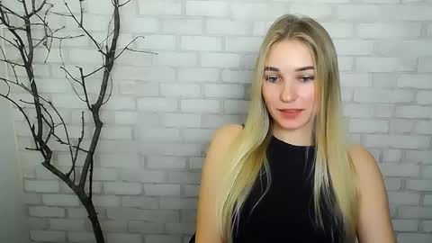 Snapshot of _snow_queen__ chatting on December 18, 11:51 pm Rachel online show from December 18, 11:51 pm