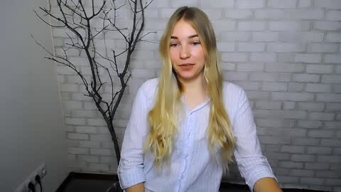 Snapshot of _snow_queen__ chatting on January 4, 9:21 am Rachel online show from January 4, 9:21 am