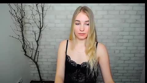 Snapshot of _snow_queen__ chatting on February 14, 11:10 am Rachel online show from February 14, 11:10 am