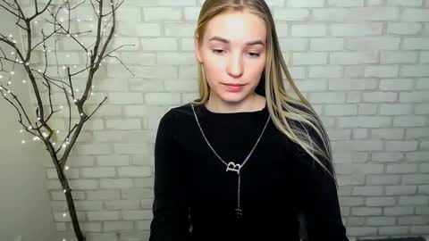 Snapshot of _snow_queen__ chatting on March 12, 5:38 pm Rachel online show from March 12, 5:38 pm