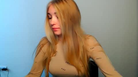 Snapshot of _snow_queen__ chatting on October 12, 10:58 am Rachel online show from October 12, 10:58 am