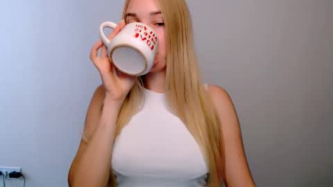 Snapshot of _snow_queen__ chatting on October 14, 7:20 am Rachel online show from October 14, 7:20 am