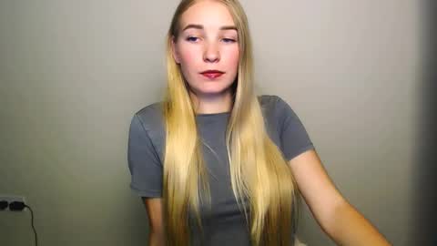 Snapshot of _snow_queen__ chatting on October 23, 7:45 pm Rachel online show from October 23, 7:45 pm