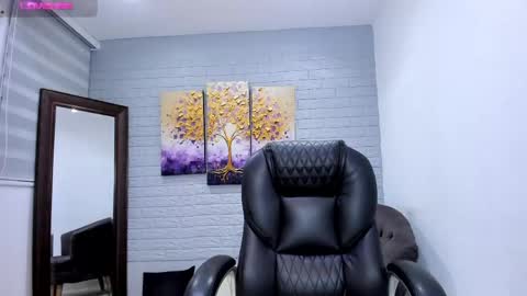 Snapshot of _sofia_cruz chatting on April 27, 7:34 pm 640 200 online show from April 27, 7:34 pm