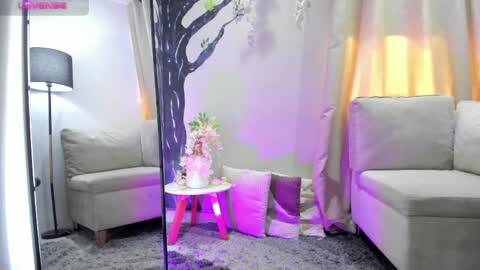 Snapshot of _sofia_cruz chatting on April 28, 7:52 pm 640 200 online show from April 28, 7:52 pm