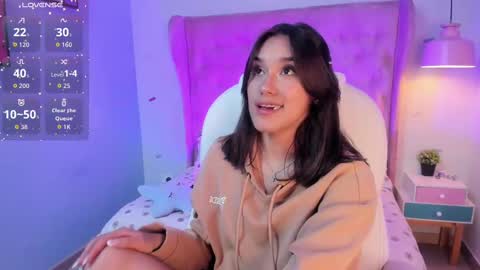Snapshot of _sophie__miller chatting on September 27, 9:42 pm Sophie online show from September 27, 9:42 pm