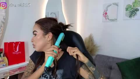 Snapshot of _sophiebrown__ chatting on January 13, 1:02 am Andrea The Next Stream Wednesday online show from January 13, 1:02 am