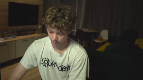 OLIVERpvt is open online show from January 26, 1:15 pm