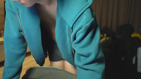 OLIVERpvt is open online show from January 28, 1:05 pm