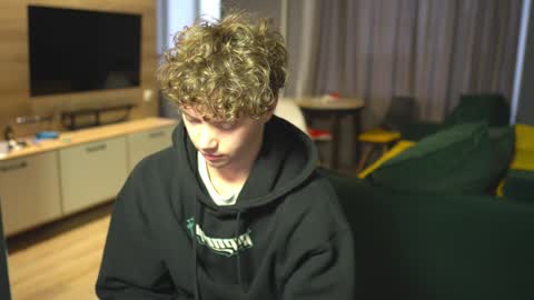 OLIVERpvt is open online show from February 3, 12:03 pm