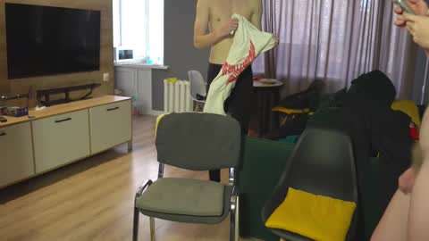 OLIVERpvt is open online show from February 10, 6:53 am