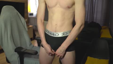 OLIVERpvt is open online show from March 11, 4:10 am