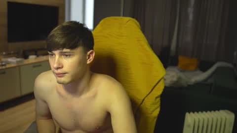 OLIVERpvt is open online show from September 15, 3:17 am