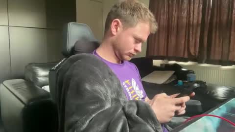 Snapshot of _stevie___ chatting on April 10, 3:17 pm _stevie___ online show from April 10, 3:17 pm