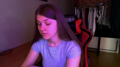 Snapshot of _sweet_foxy_ chatting on April 4, 11:40 am Mari online show from April 4, 11:40 am